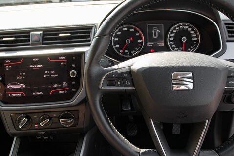 SEAT Arona TSI SE TECHNOLOGY 19