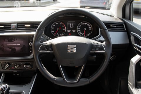 SEAT Arona TSI SE TECHNOLOGY 21