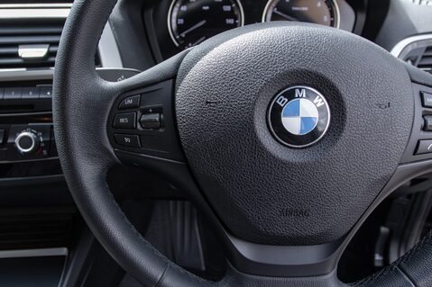 BMW 1 Series 116D SE BUSINESS 19