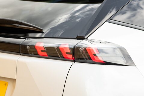 Peugeot 2008 PURETECH S/S ALLURE 9