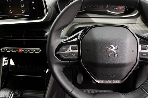 Peugeot 2008 PURETECH S/S ALLURE 19