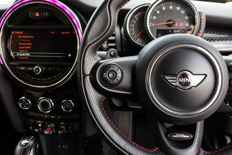 Mini Hatch COOPER S 19