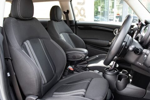 Mini Hatch COOPER S 28