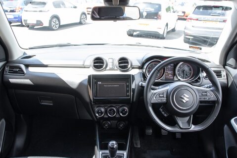Suzuki Swift SZ5 DUALJET ALLGRIP SHVS MHEV 3