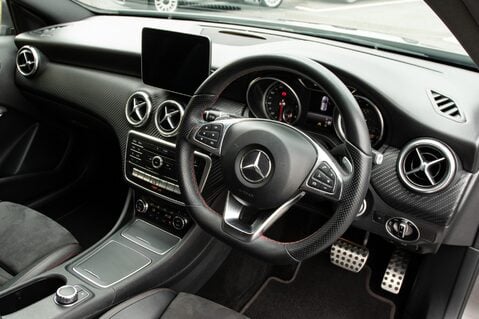 Mercedes-Benz A Class A 180 D AMG LINE PREMIUM 4