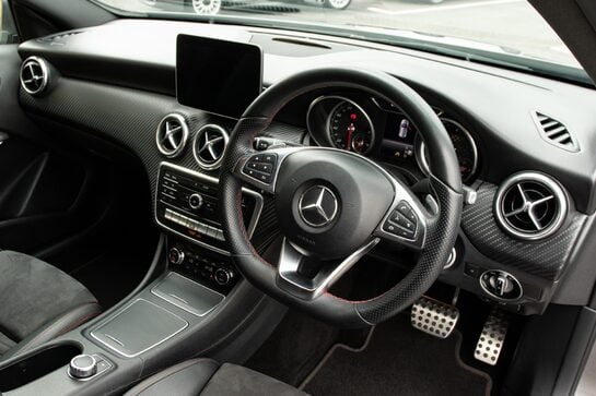 Mercedes-Benz A Class A 180 D AMG LINE PREMIUM