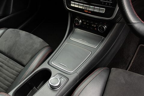 Mercedes-Benz A Class A 180 D AMG LINE PREMIUM 30