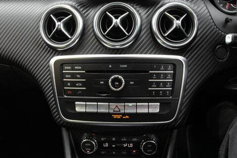 Mercedes-Benz A Class A 180 D AMG LINE PREMIUM 31