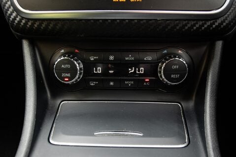 Mercedes-Benz A Class A 180 D AMG LINE PREMIUM 32