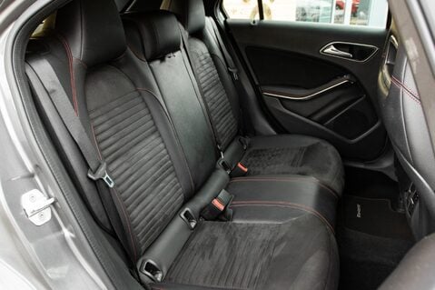 Mercedes-Benz A Class A 180 D AMG LINE PREMIUM 33