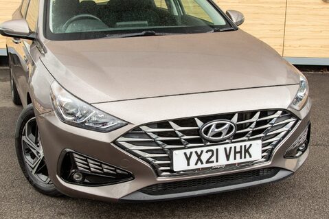 Hyundai i30 T-GDI SE CONNECT MHEV 10