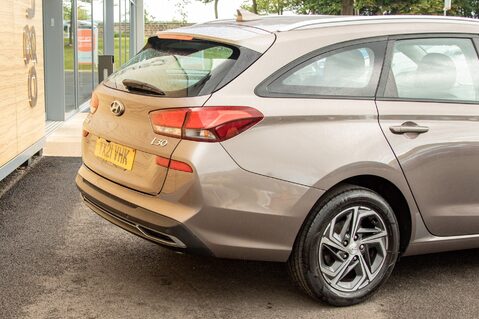 Hyundai i30 T-GDI SE CONNECT MHEV 8