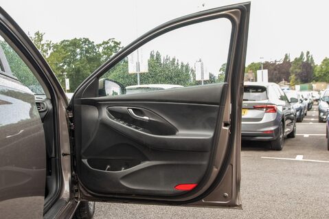 Hyundai i30 T-GDI SE CONNECT MHEV 14