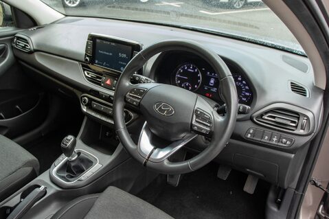 Hyundai i30 T-GDI SE CONNECT MHEV 4