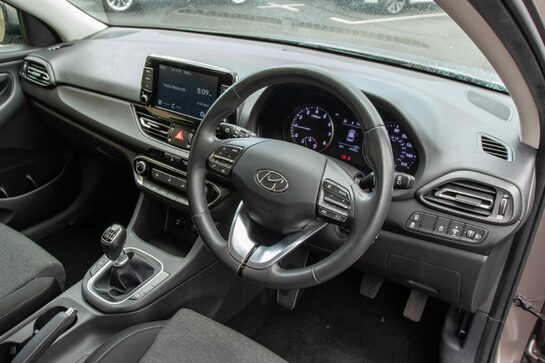 Hyundai i30 T-GDI SE CONNECT MHEV