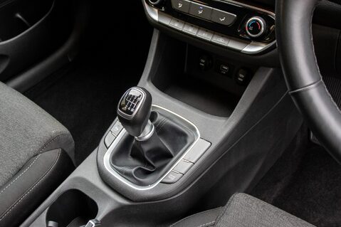 Hyundai i30 T-GDI SE CONNECT MHEV 30