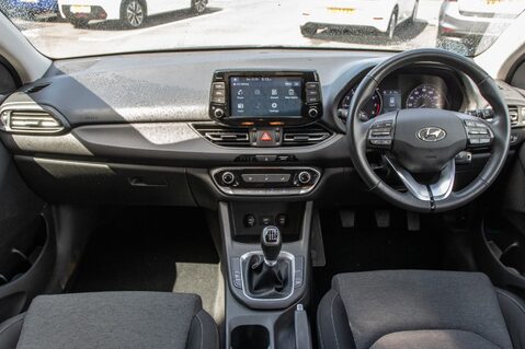 Hyundai i30 T-GDI SE CONNECT MHEV 3