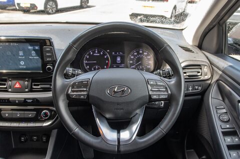 Hyundai i30 T-GDI SE CONNECT MHEV 21