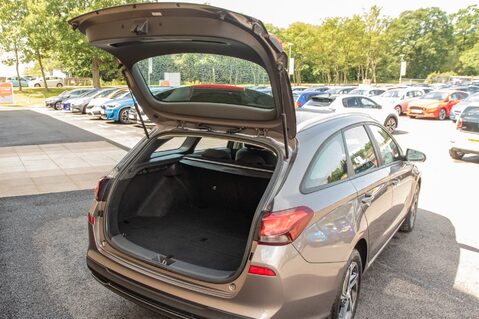 Hyundai i30 T-GDI SE CONNECT MHEV 33