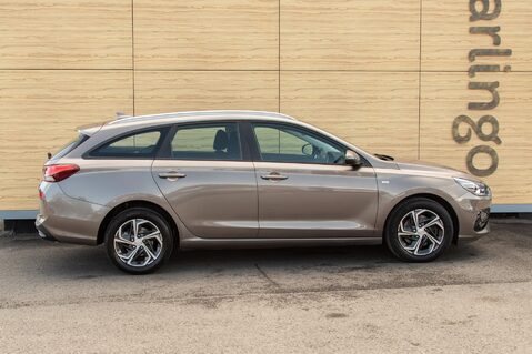 Hyundai i30 T-GDI SE CONNECT MHEV 12
