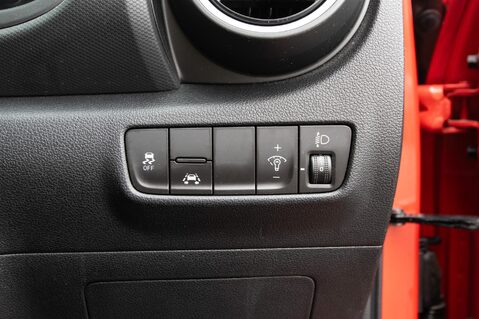 Hyundai KONA SE 16
