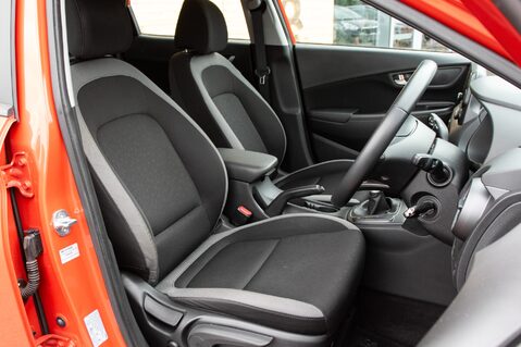 Hyundai KONA SE 29