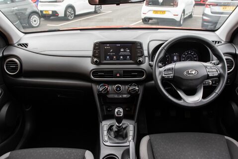 Hyundai KONA SE 3