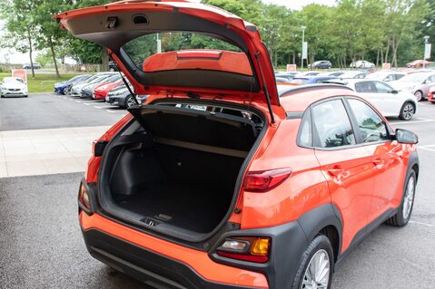 Hyundai KONA SE 33