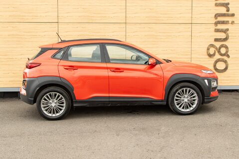 Hyundai KONA SE 12