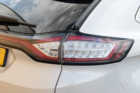Ford Edge TITANIUM TDCI 9