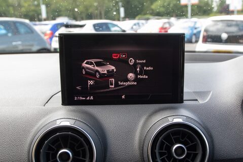 Audi Q2 TDI S LINE 22