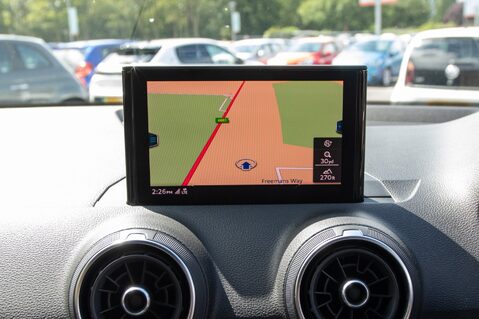 Audi Q2 TDI S LINE 27