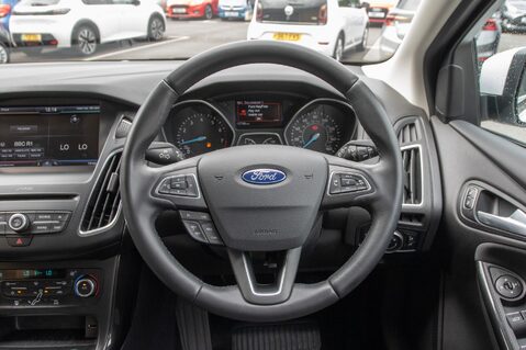 Ford Focus TITANIUM 21