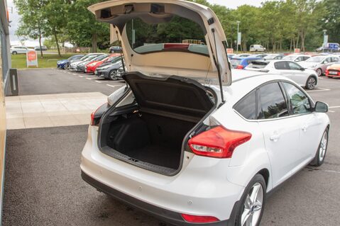 Ford Focus TITANIUM 34