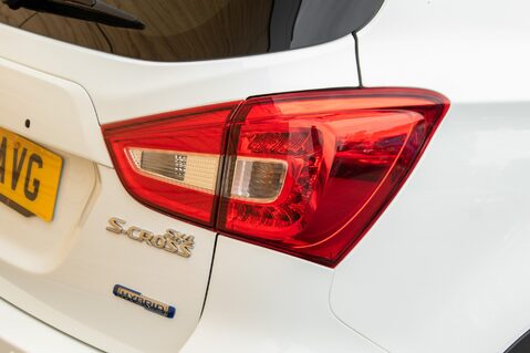 Suzuki SX4 S-Cross SZ5 BOOSTERJET MHEV 9
