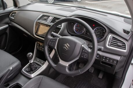 Suzuki SX4 S-Cross SZ5 BOOSTERJET MHEV