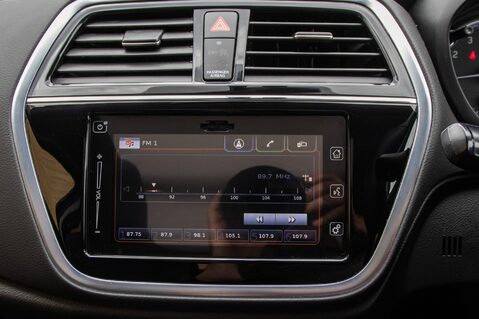 Suzuki SX4 S-Cross SZ5 BOOSTERJET MHEV 23