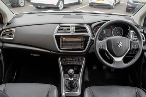Suzuki SX4 S-Cross SZ5 BOOSTERJET MHEV 3