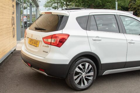 Suzuki SX4 S-Cross SZ5 BOOSTERJET MHEV 8