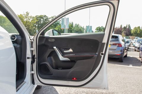 Mercedes-Benz A Class A 200 AMG LINE PREMIUM 14