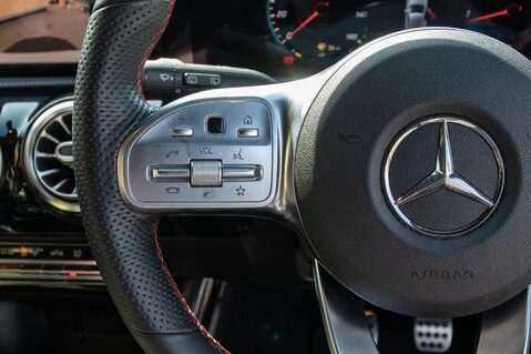 Mercedes-Benz A Class A 200 AMG LINE PREMIUM 18