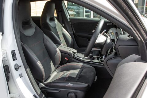 Mercedes-Benz A Class A 200 AMG LINE PREMIUM 28