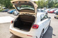 Mercedes-Benz A Class A 200 AMG LINE PREMIUM 33