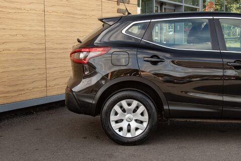 Nissan Qashqai DIG-T VISIA 7