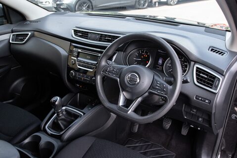 Nissan Qashqai DIG-T VISIA 4