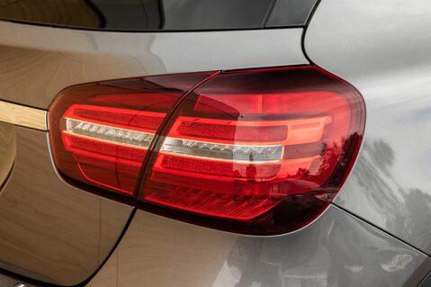 Mercedes-Benz GLA Class GLA 200 D SPORT PREMIUM PLUS 9