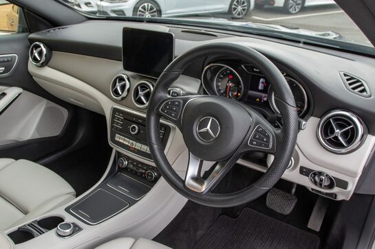 Mercedes-Benz GLA Class GLA 200 D SPORT PREMIUM PLUS