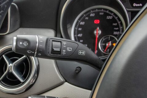 Mercedes-Benz GLA Class GLA 200 D SPORT PREMIUM PLUS 17