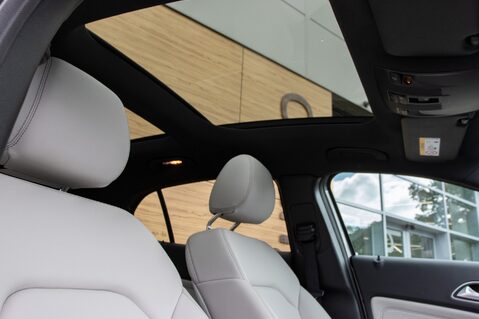 Mercedes-Benz GLA Class GLA 200 D SPORT PREMIUM PLUS 30