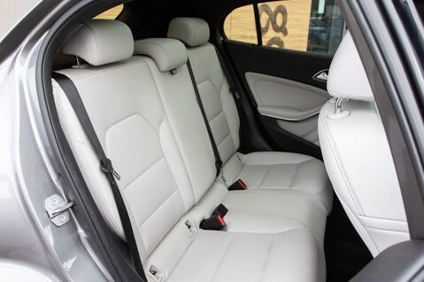 Mercedes-Benz GLA Class GLA 200 D SPORT PREMIUM PLUS 34